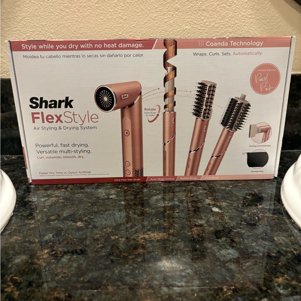 Limited-Edition Pearl Pink FlexStyle
Air Styling & Drying System